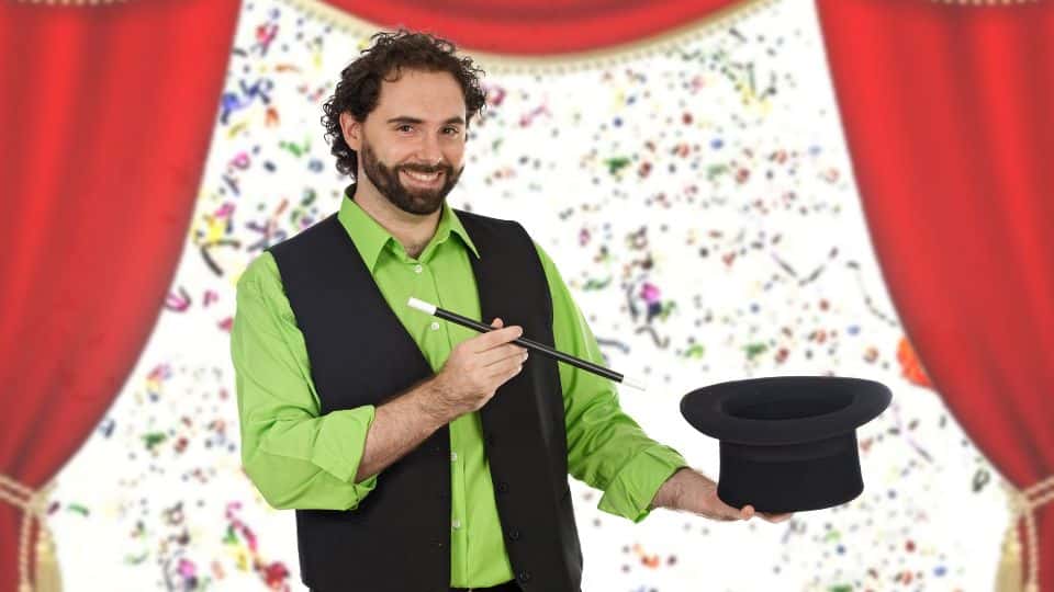 לאילו גילאים מתאים מופעה של אמן חושים?
