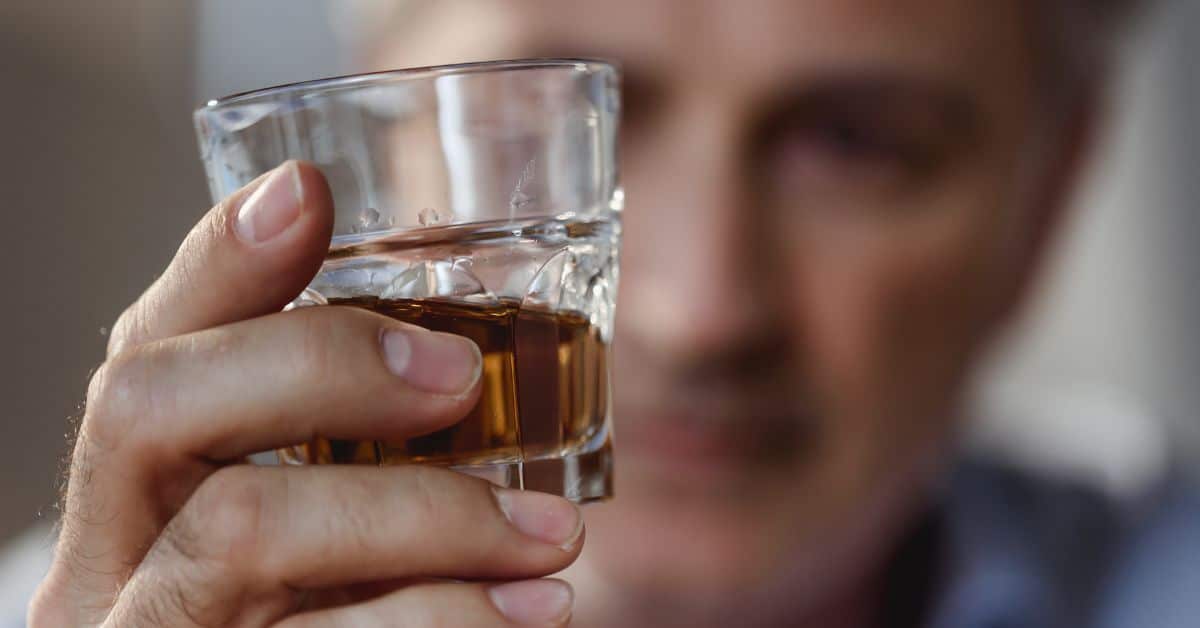 כיצד נוכל לזהות אלכוהוליזם?