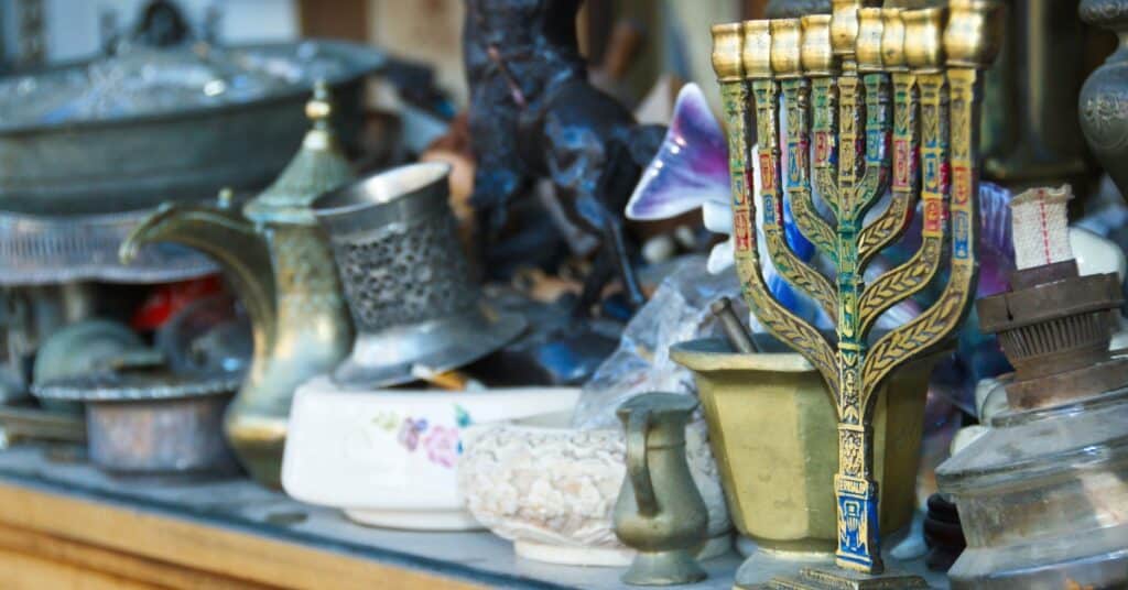 למה כדאי להעריך חנוכיות עתיקות?